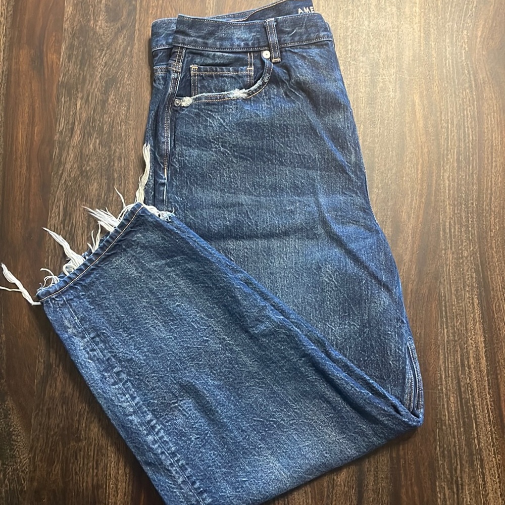 American Eagle Relaxed Mom Jeans